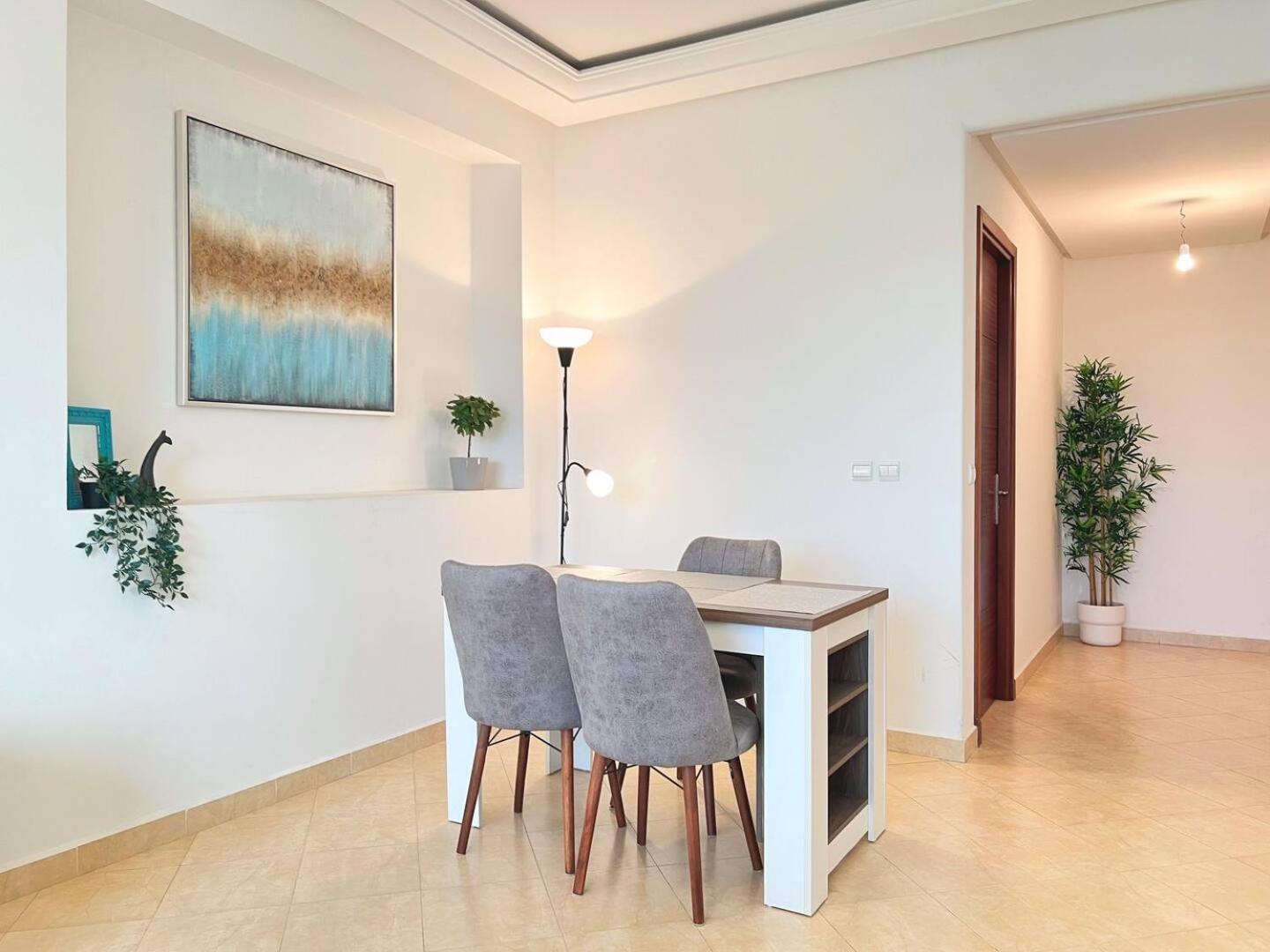 Cosy & Convenient 2-Bed Apartment In Playa タンジェ エクステリア 写真
